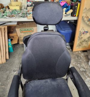 h338- Quickie Q300M Mini Power Chair. Fully Tested and Works. Battery is excellent condition - Image 5