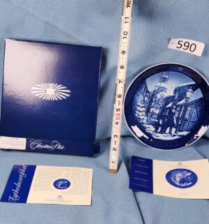 d590- 1996 Christmas Plate. Made in Denmark