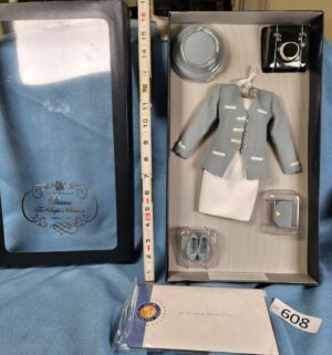 d608- The Franklin Mint DIANA THE PEOPLES PRINCESS DAY OUTFIT INCLUDES ACCESSORIES