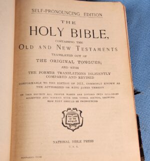 d630- Antique Color Illustrated King James Bible - Image 3