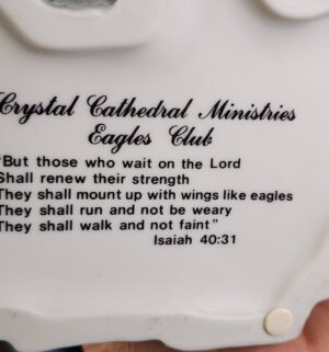 d632- 1995 Crystal Cathedral Ministries Eagles Club Figurine - Image 3