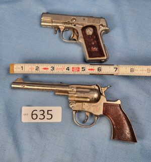 d635- Cowpoke, Champ Vintage Cap Guns