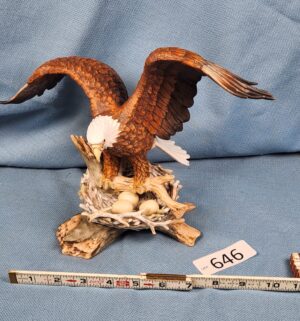 d646- Porcelain Eagle Figurine 1996