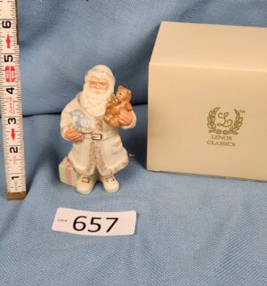 d657- Lenox Santas Christmas Treasure