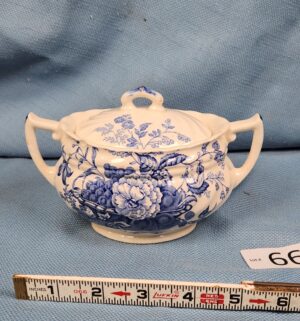 d660- Royal Doulton sugar bowl The Kirkwood Blue pattern