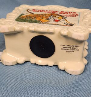 d673- Very Rare Coin Bank by Ringling Bros. and Barnum & Bailey circus - Image 3