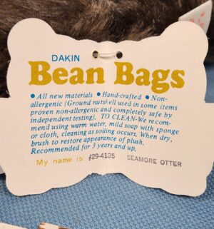 d674- 1975 R. Dakin Stuffed Plush Sea Otter With Shell - Image 4