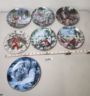 d686- Collectible Plates