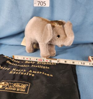 d705- Steiff Kandula Baby Elephant collectible - Image 3