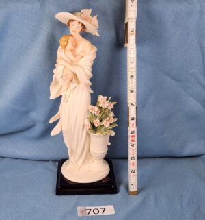 d707- Babys Love figurine by Giuseppe Armani