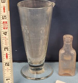 d739- 1800s Measuring Beaker, Antique Medicine Bottles - Image 3
