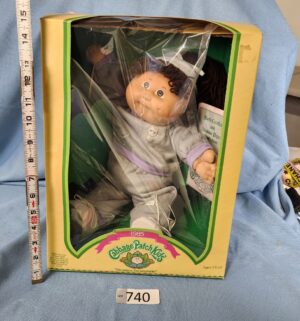 d740- 1985 Cabbage Patch Kids Preemie doll