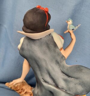 d742- Giuseppe Armani Snow White with a Blue Bird figurine, model number 209-C - Image 5