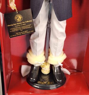 d745- Franklin Mint Gone With the Wind Rhett Butler Vinyl Portrait Doll - Image 3