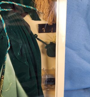 d747- Franklin Mint Scarlett O Hara green drapery dress - Image 3