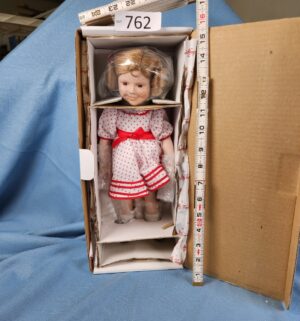 d762- Danbury Mint Shirley Temple Doll. Dolls of the Silver Screen