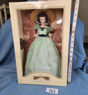 d763- Franklin Mint Gone with the Wind Scarlett O Hara Vinyl Portrait Doll.