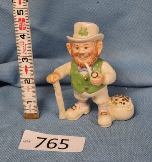 d765- Lenox Irish Leprechaun Figurine Shamrock Gold St Patricks Day