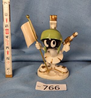 d766- Lenox Marvin the Martian figurine