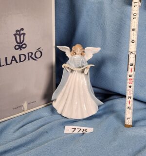 d778- Lladro Angel Tree Topper