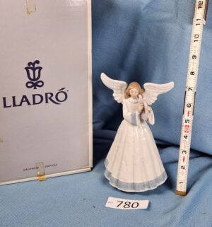 d780- Heavenly Harpist Lladro w/ box