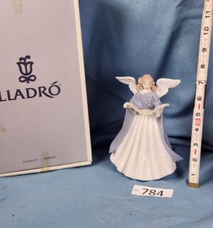 d784- 1993 Angel Tree Topper. Lladro w/ box