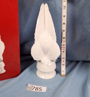 d785- Lladro porcelain sculpture Message of Peace - Image 3