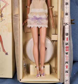 d792- 2007 Barbie Fashion Model Collection Tout De Suite Doll model L9596 - Image 3