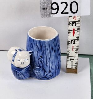 d920- Pig on stump Delft Blue toothpick holder