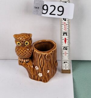 d929- 1970s Ceramic Owl Toothpick Holder
