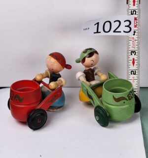 d1023- wooden dutch girl toothpick cart