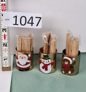 d1047- Christmas toothpick holders
