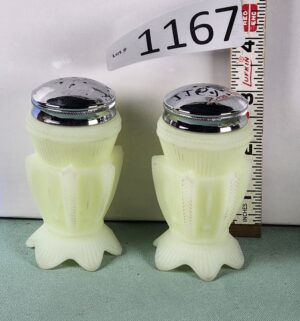 d1167- Fenton Art Glass Uranium Custard Glass Cactus Salt Pepper Shakers Mid-Century Modern era