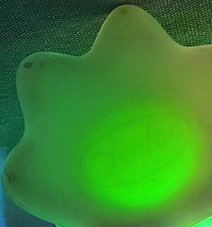 d1167- Fenton Art Glass Uranium Custard Glass Cactus Salt Pepper Shakers Mid-Century Modern era - Image 3