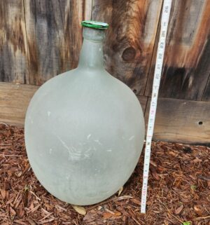 i9- large-capacity glass demijohn bottle
