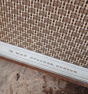 i18- Canal Speakers. Model BX-50. 1 is empty - Image 3