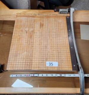 i35- Vintage Paper Trimmer
