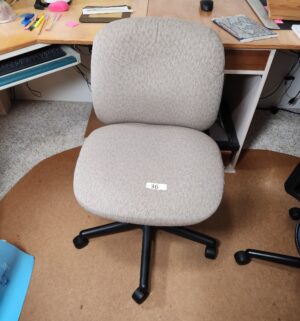 i36- Adjustable office chair