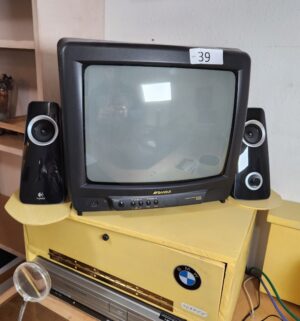 i39- Vintage Sansui TV
