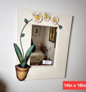 i57- wall mirror featuring a 3D orchid design
