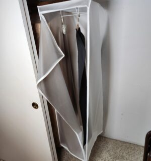 i64- Vintage Closet Garment Bags - Image 3