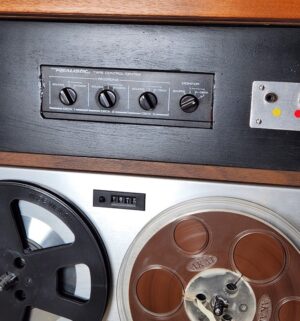 i88- Complete Stereo System w/ speakers in Mid Century Cabinet. - Image 6