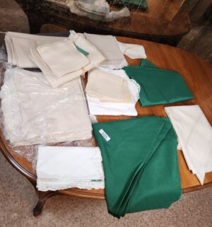 i105- Table cloths