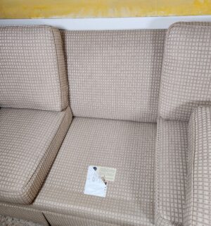 i116- Stunning Ethan Allen Sofa w/ pillows. Near perfect condition - Image 4