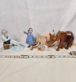 i225- AS IS figurines