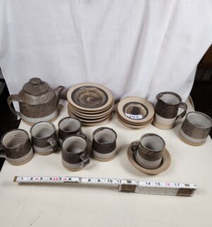 i293- vintage studio pottery set, similar to Newlyn Harbour Pottery, Gertrud Schwald-Eichenberger