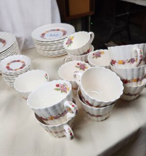 i322- Copeland Spode dinnerware set, Rose Briar pattern - Image 5