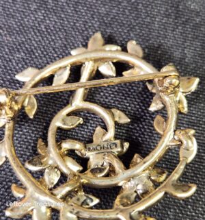 k57- Monet gold-tone rhinestone floral wreath brooch - Image 3