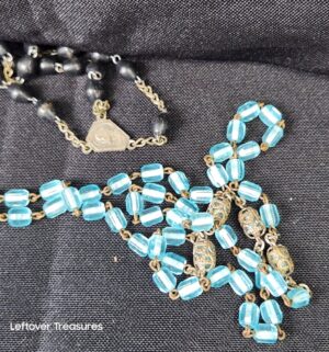 k65- vintage Catholic rosaries - Image 3