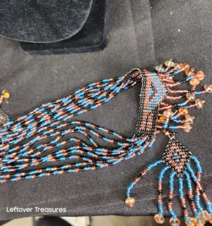 k69- handmade Native American style seed bead jewelry set - Image 4